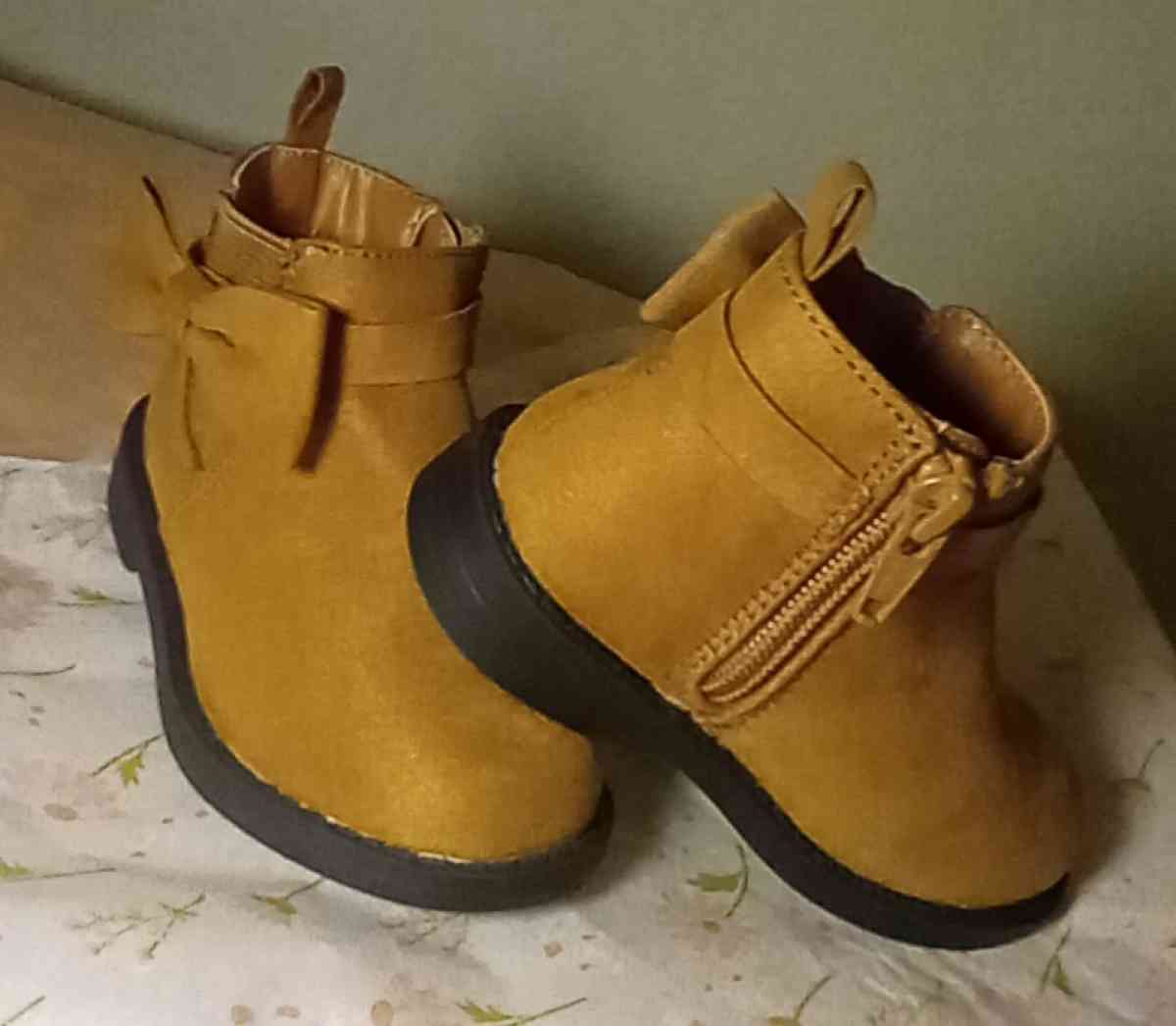Baby GAP Size 6 Color Cognac Bow Booties NWOT