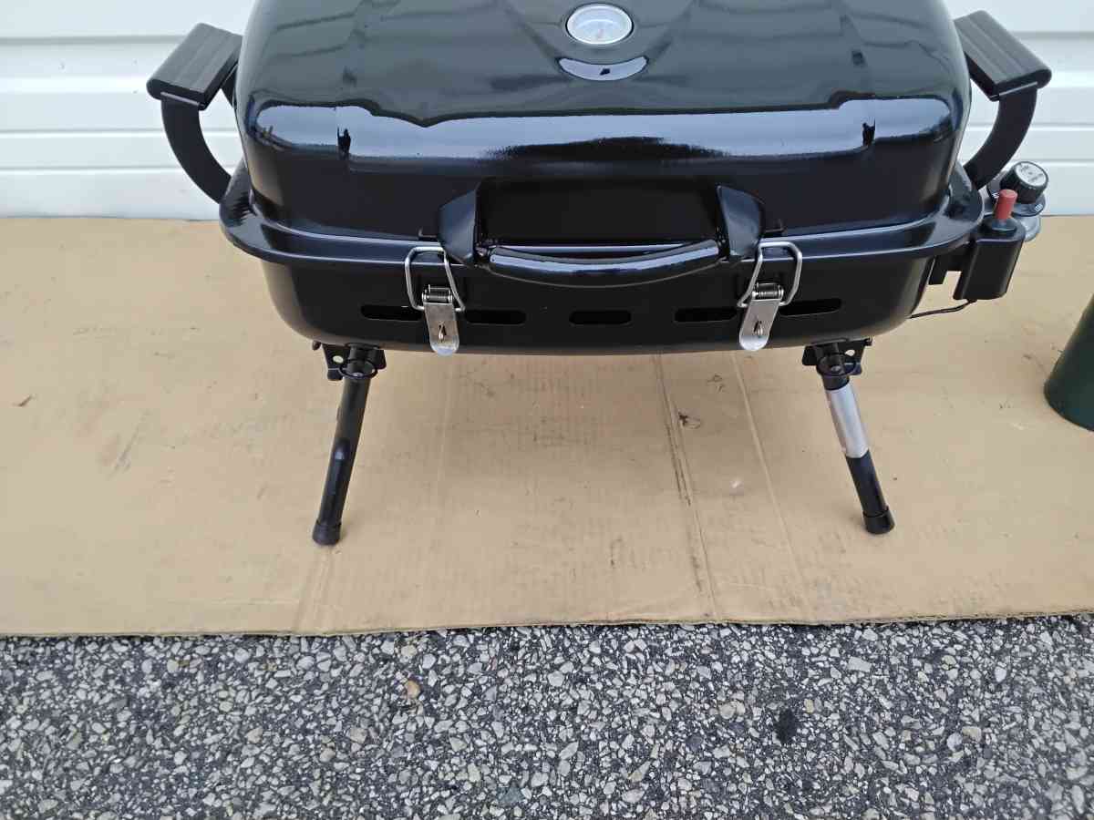 Black Portable Propane Gas Grill 2 Full Propane Tanks New