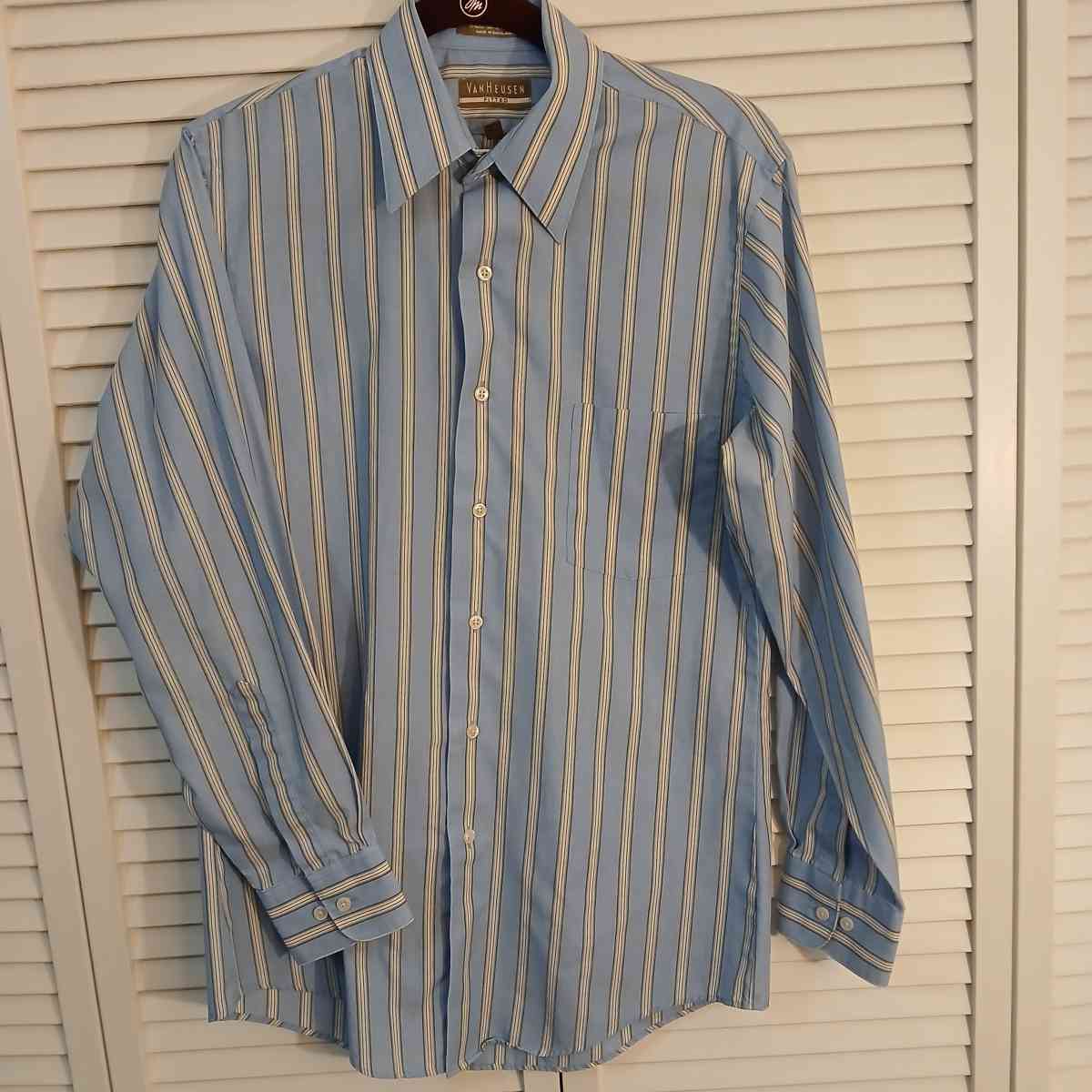 Van Heusen fitted shirt for men size 15