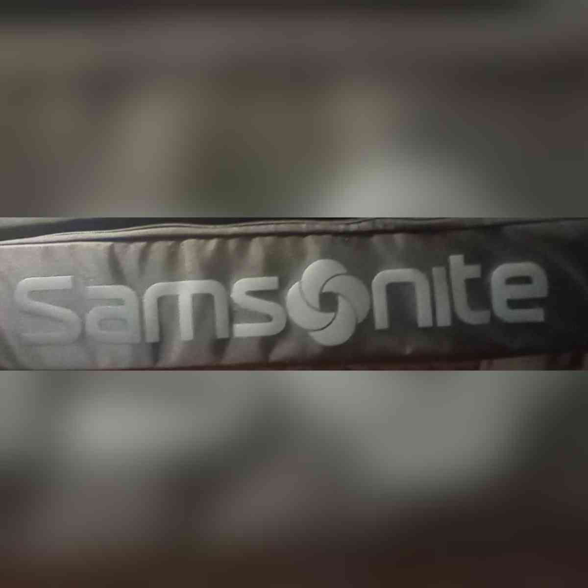 Samsonite 2 Compartments Wheeled Duffel Bag