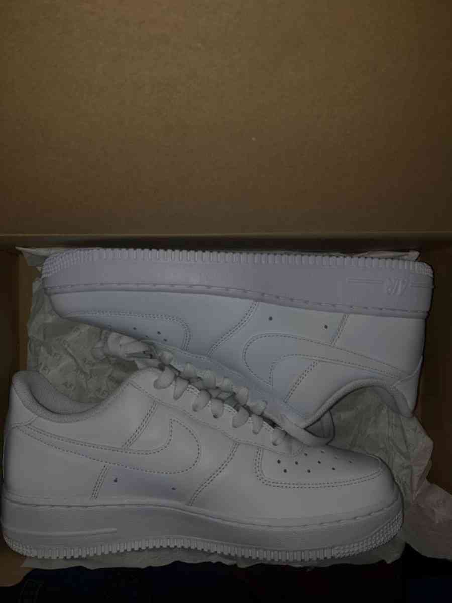 white Air forces 1s