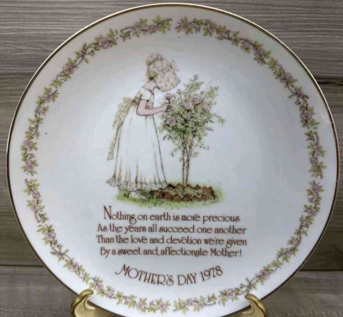 Commemorative Mothers Day 1978 Plate Holly Hobbie American G