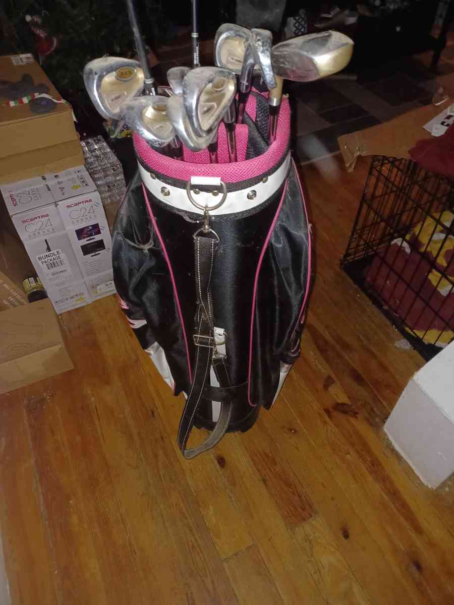 Golf club set with Callaway bag