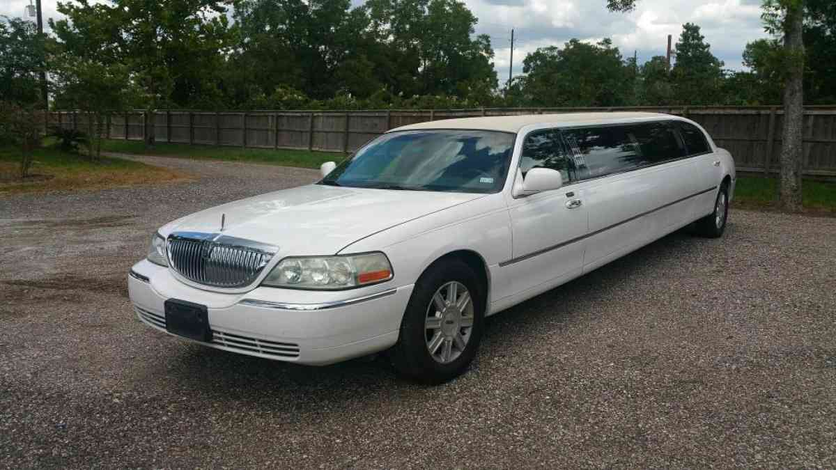 2008 Lincoln Town car limo for parts or complete
