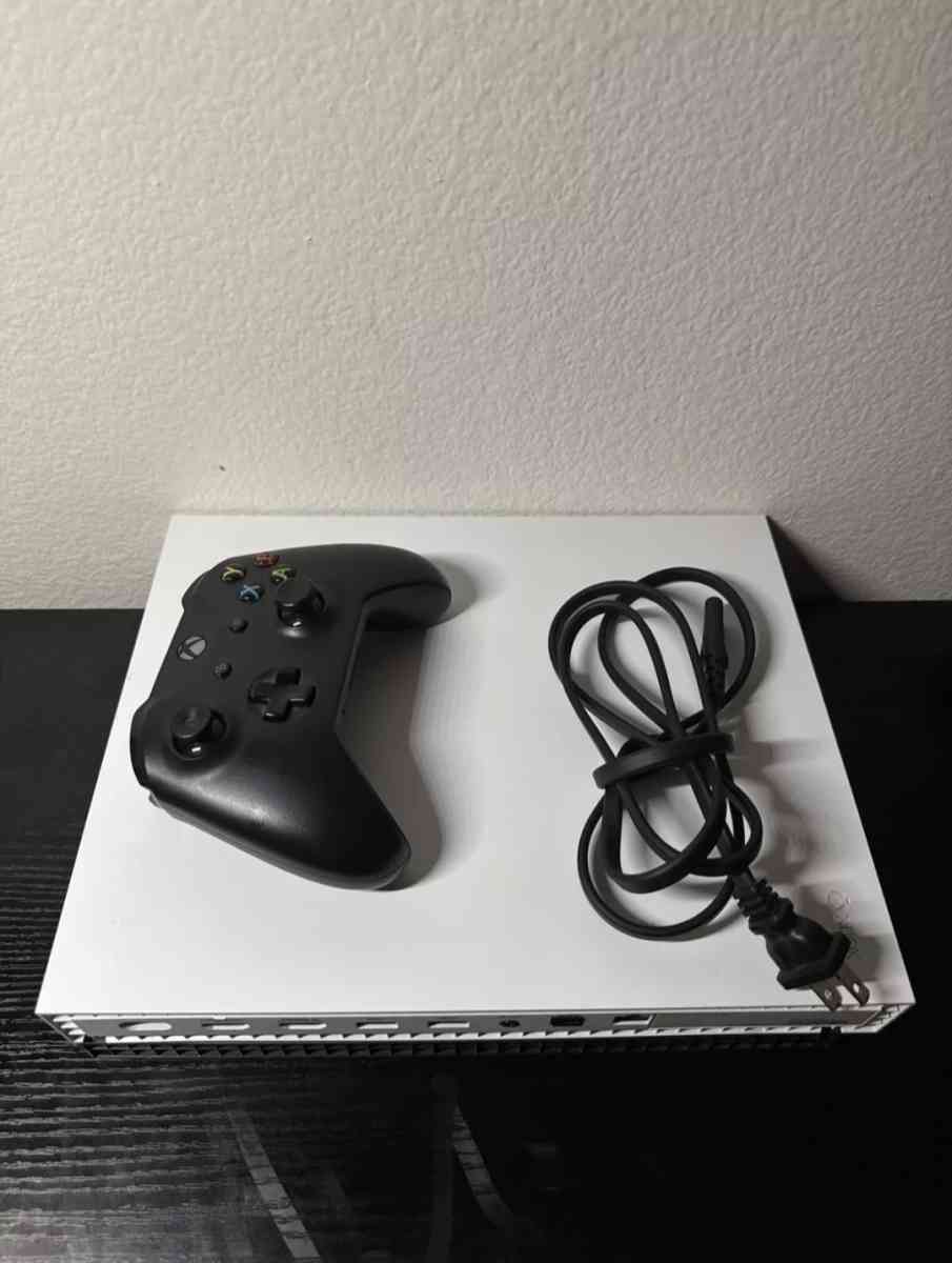 Xbox One X 1Tb With WirelessController And Power Cord