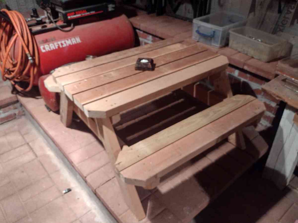 kids mini picnic tables