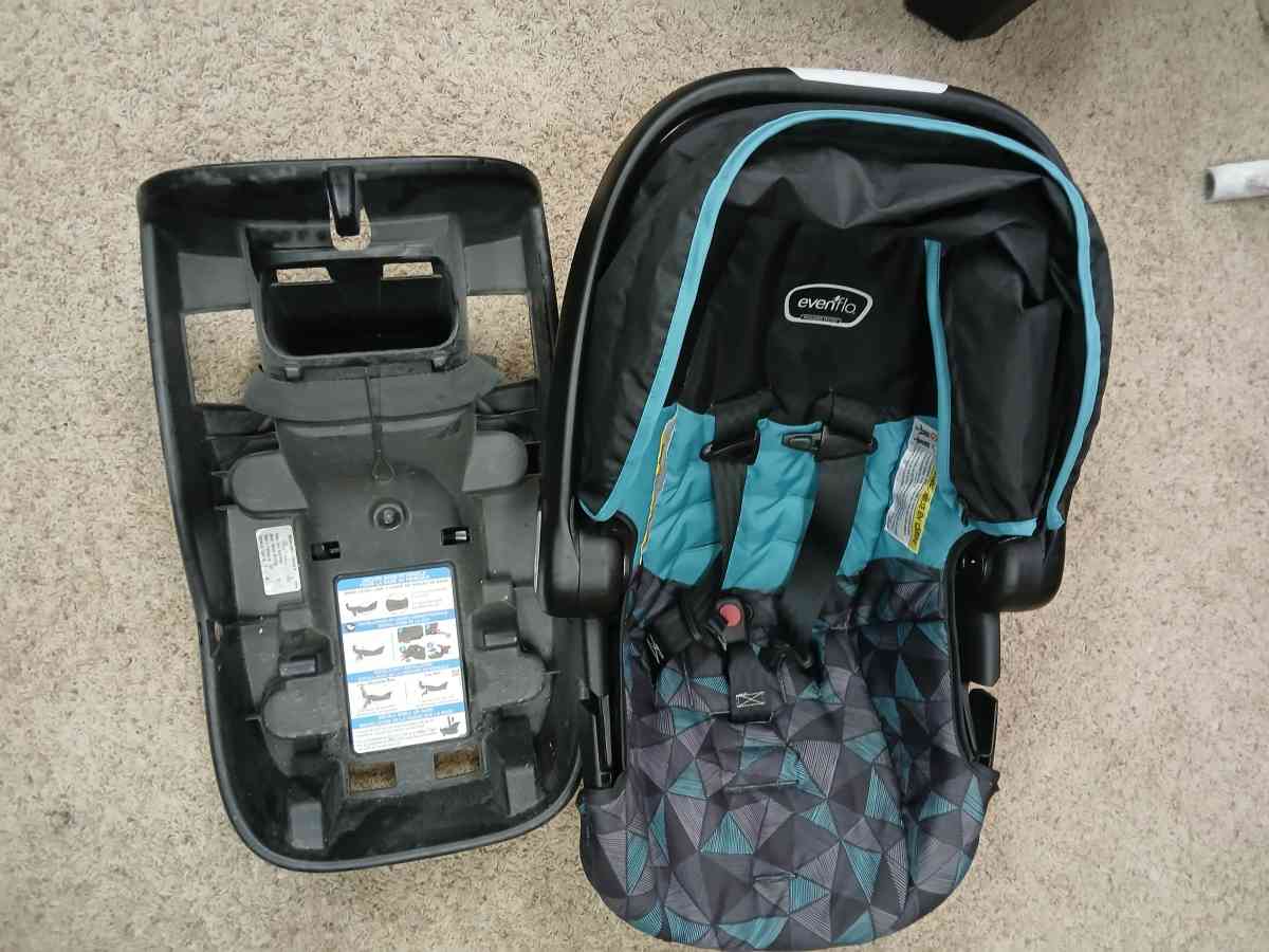 evenflo carseat with base