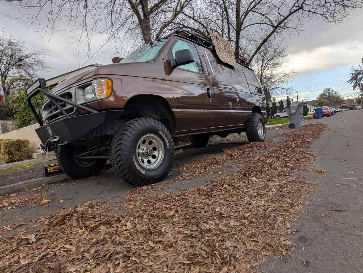 2000 Ford Econoline Van 559 375 5785