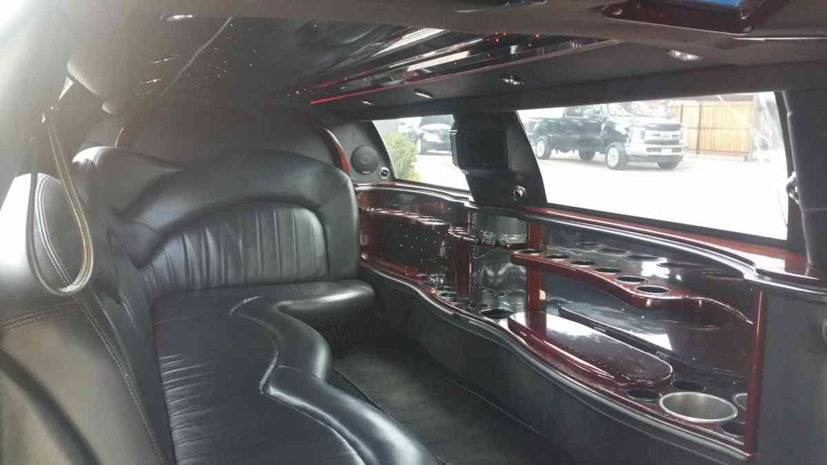 2008 Lincoln Town car limo for parts or complete