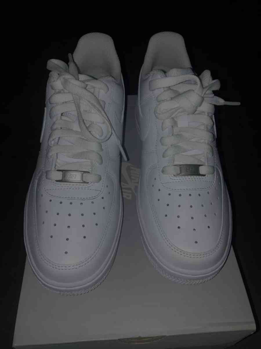 white Air forces 1s