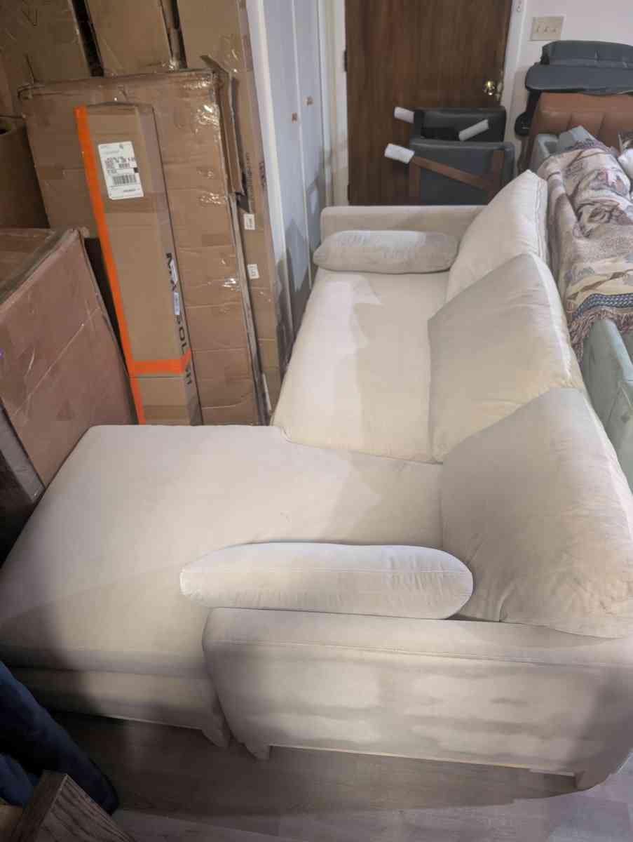 Jennifer Taylor Home Knox Reversible Chaise sectional sofa