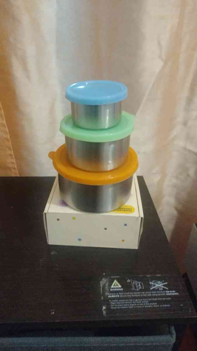 small portion containers