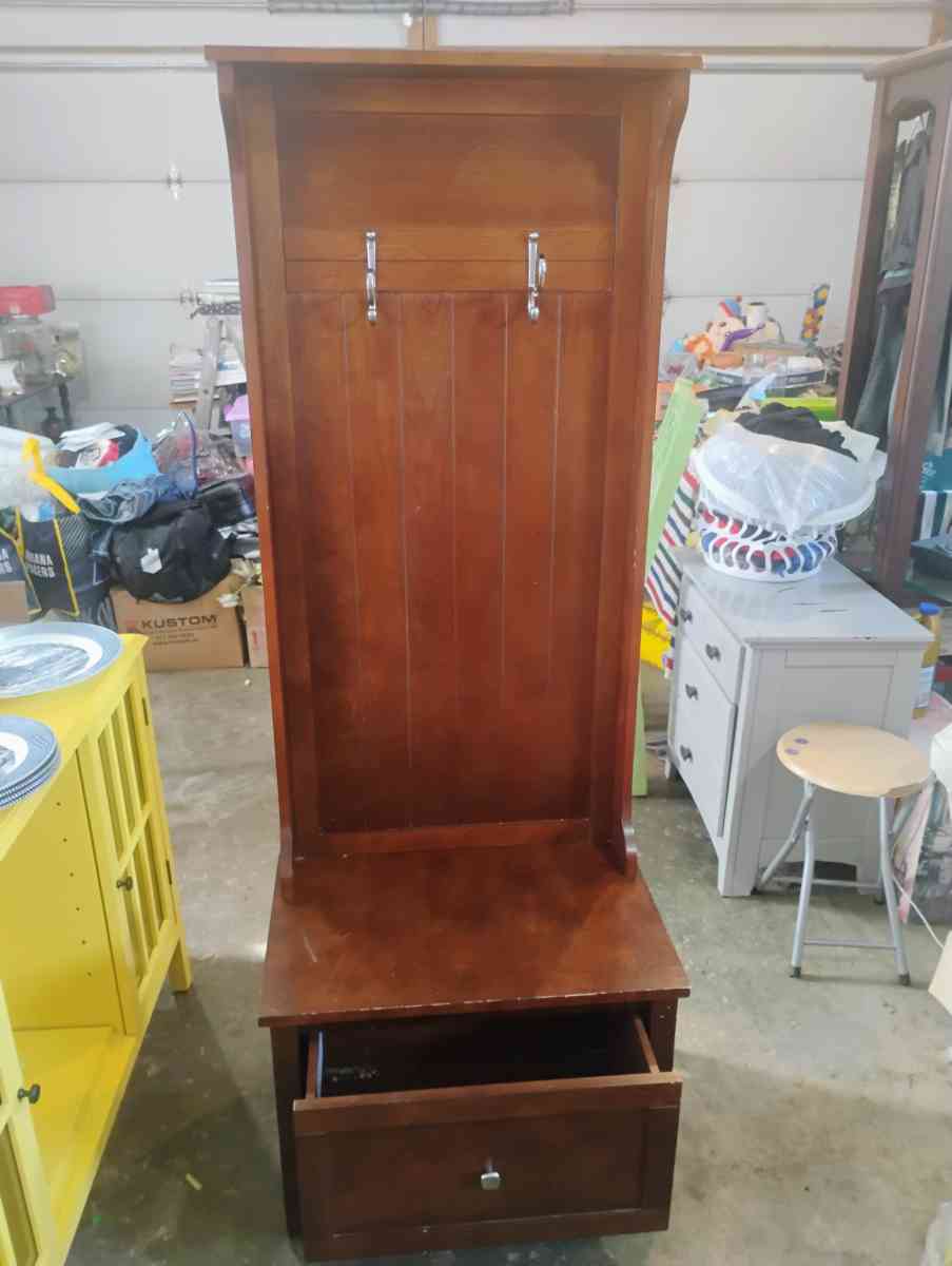 coat cabinet