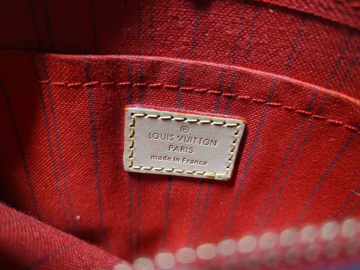 Large Louis Vuitton Neverfull shoulder bag