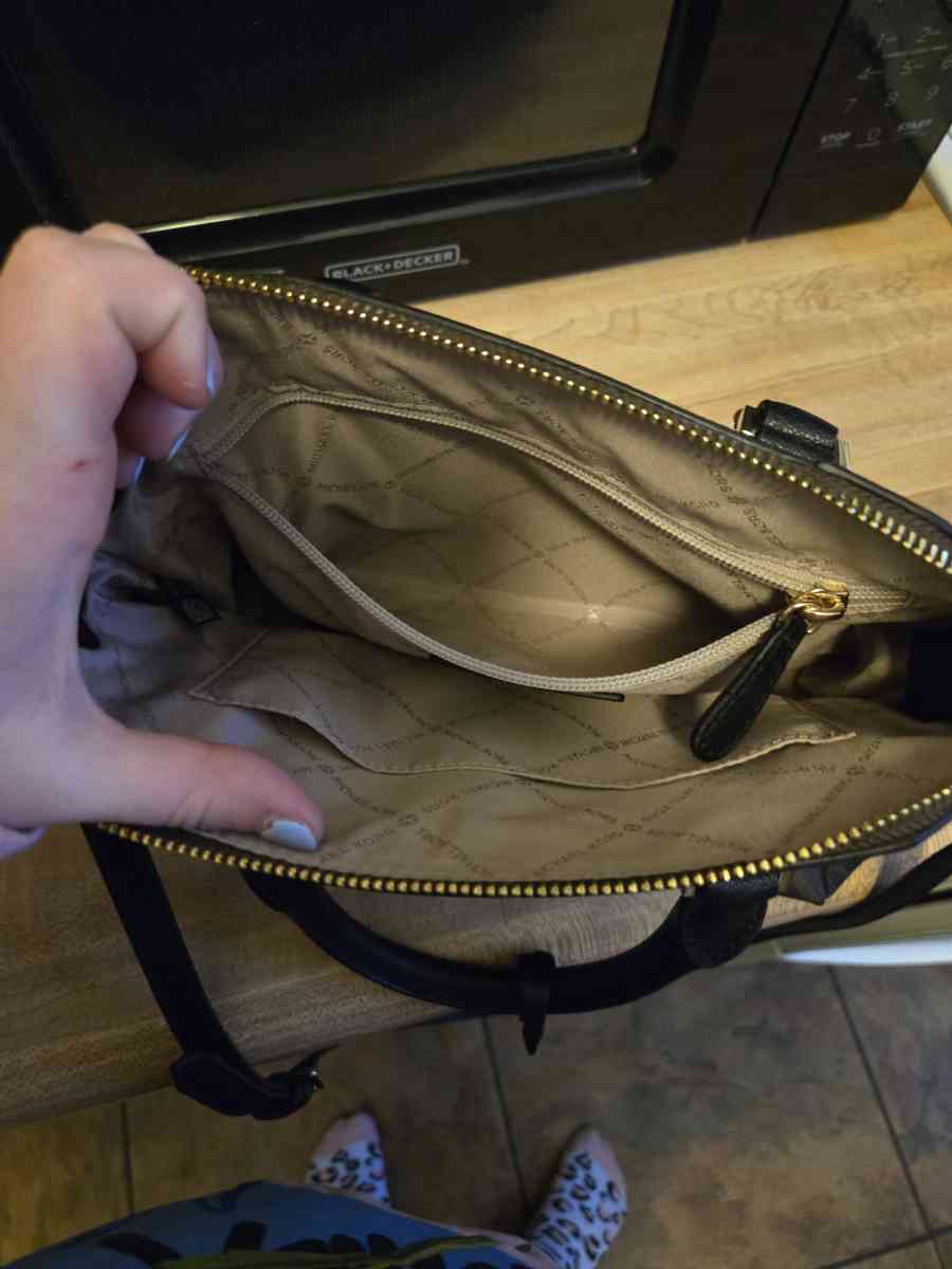 Michael kors purse