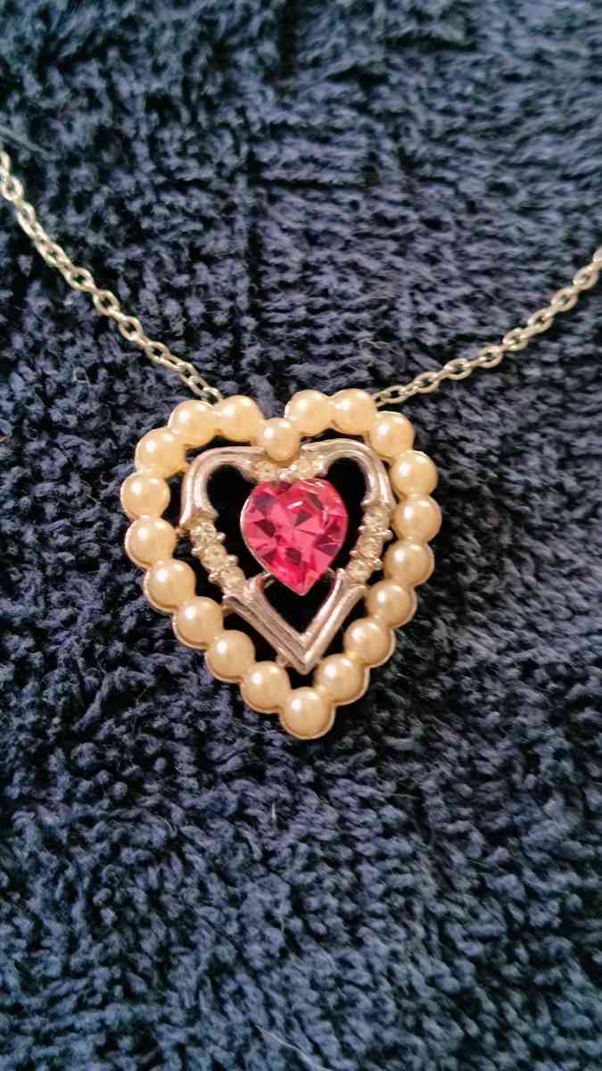 Vintage Avon Pink Heart Necklace