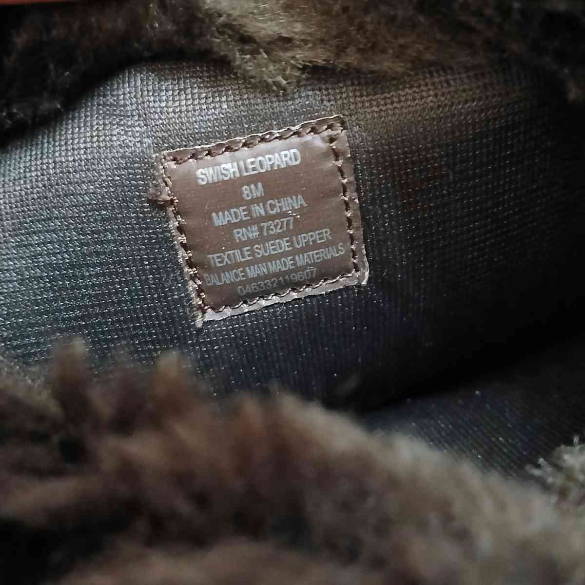 SO Wear it Declare it Snow Boots for Women Size 8