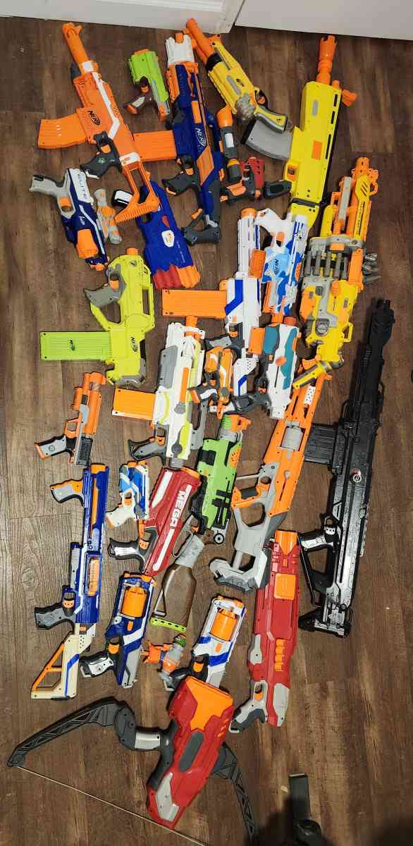 selling all nerfguns for 100 bucks