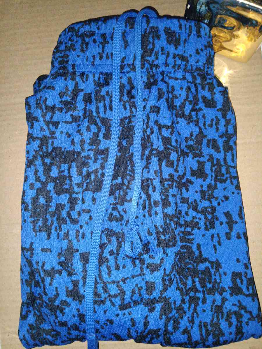mens basketball shorts Size smallXL