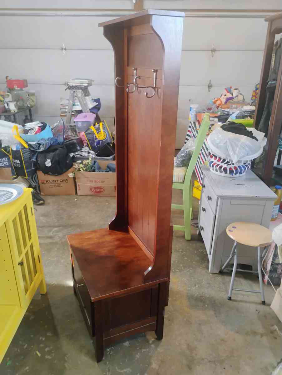 coat cabinet