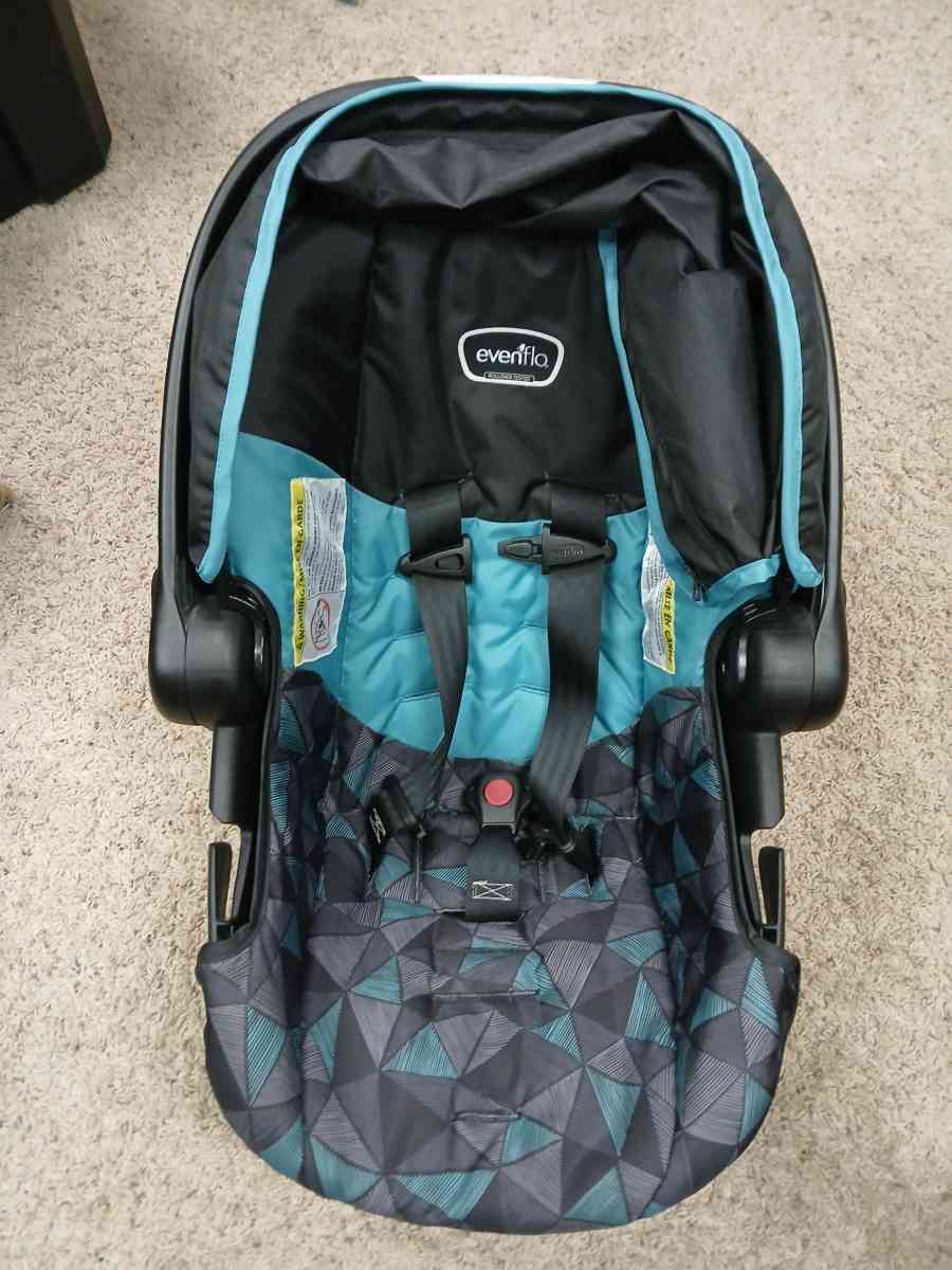 evenflo carseat with base