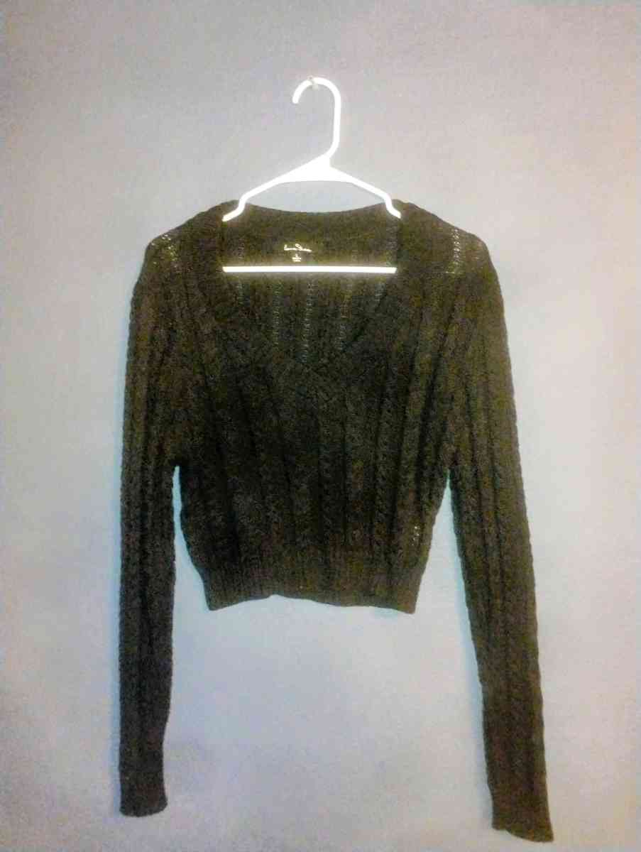 Love Tree cropped long sleeve sweater