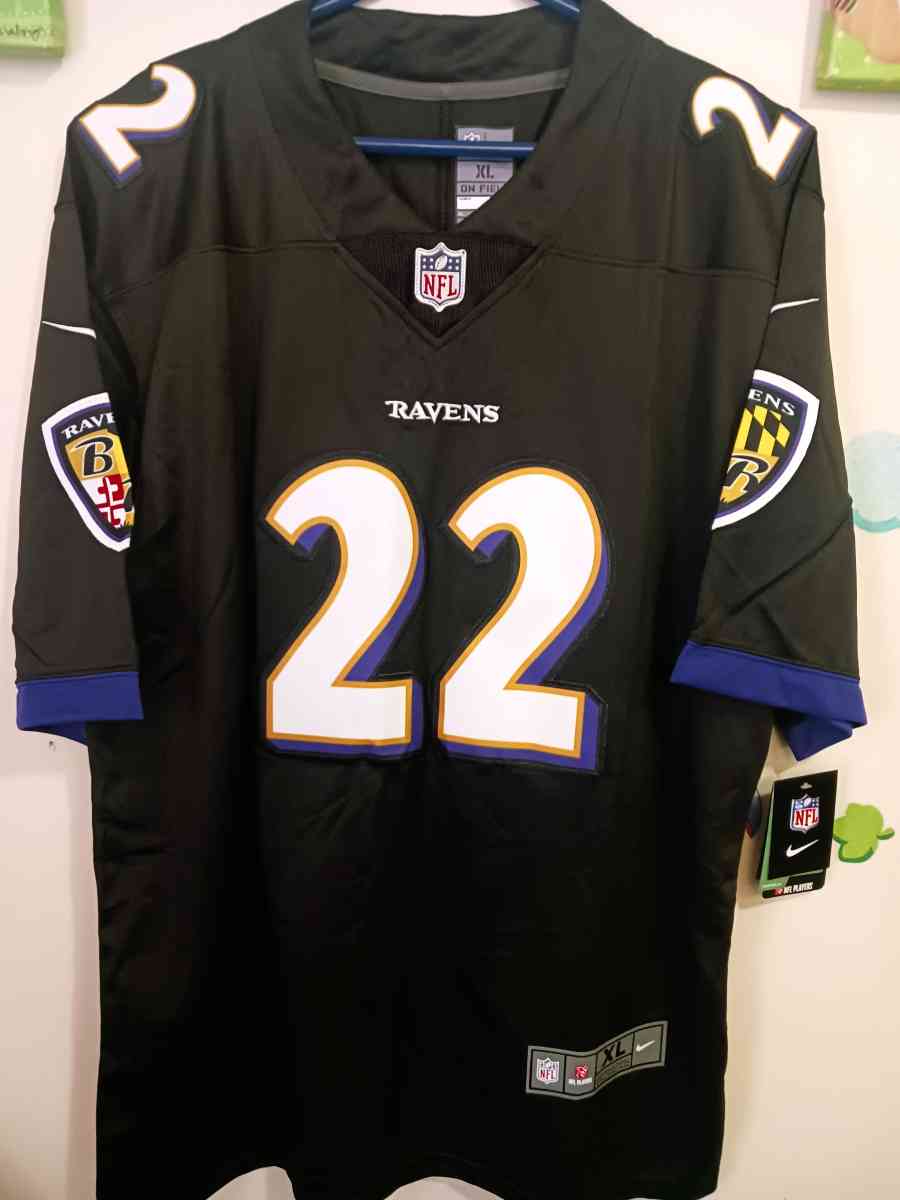 Derrick Henry Ravens jersey XL or Large Large Stitched