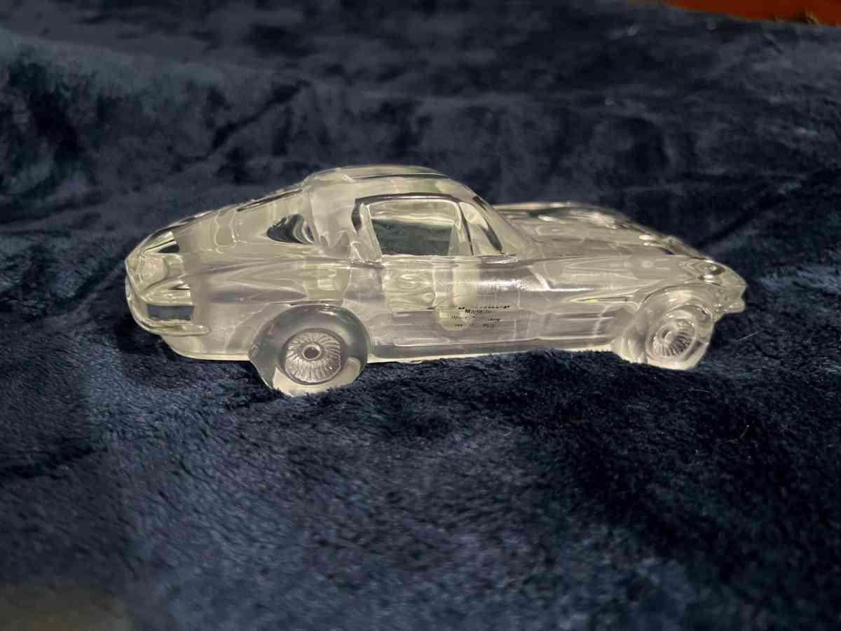 Corvette of collectible crystal
