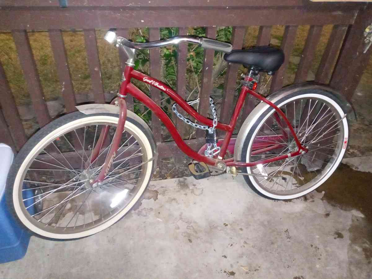 womans Huffy beach cruiser bike