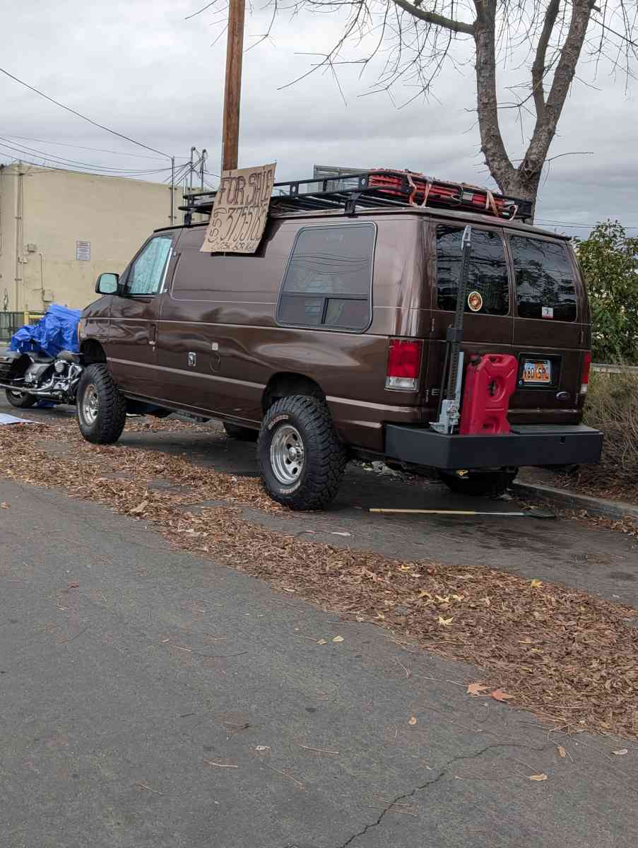 2000 Ford Econoline Van 559 375 5785