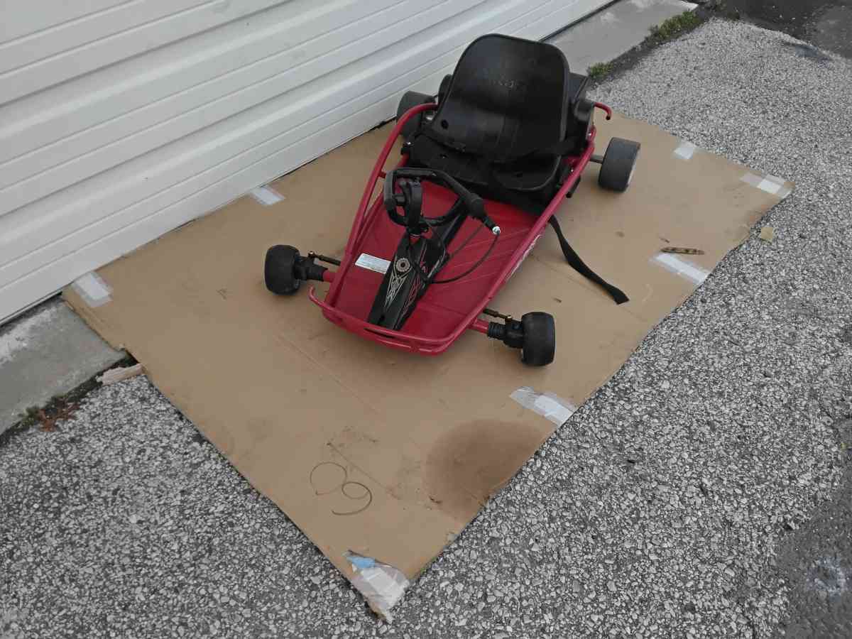 Red Electric Razor Drifter Go kart Needs Battery Like New