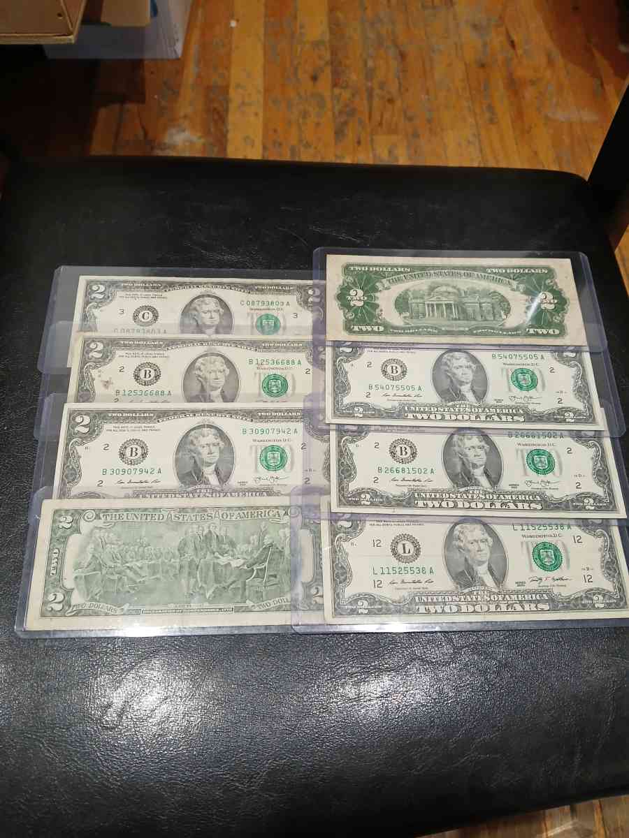 8 USA 2 Dollar Bills