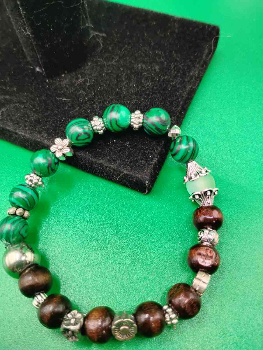 GREEN meets BROWN Boho Chic Stretchy Bracelet