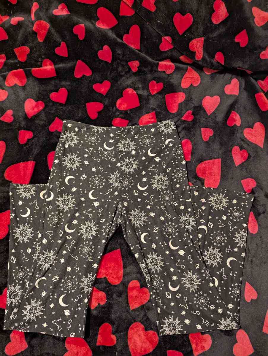 Sun  Moon yoga pants