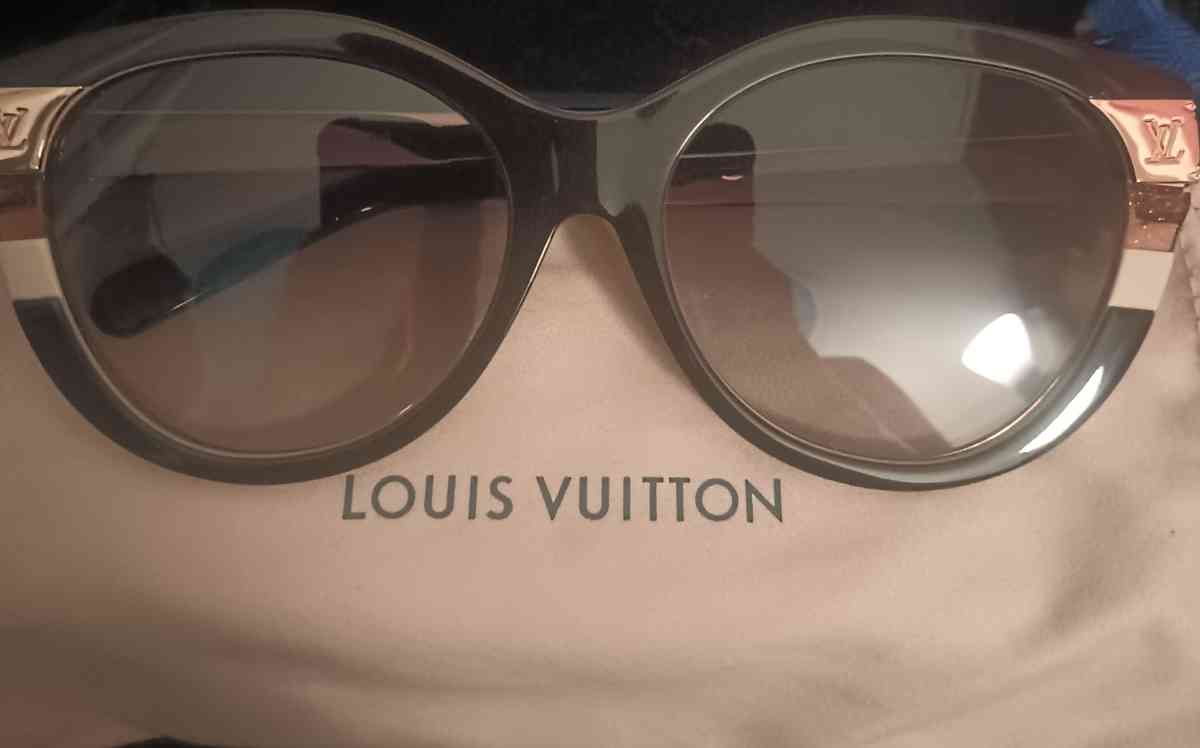 Louis Vuitton Petit Soupon Cat Eye Sunglasses