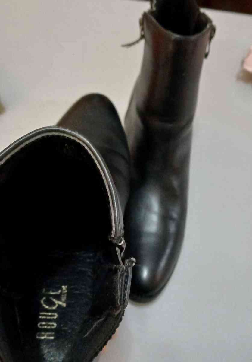 Rouge Helium Black women boots size 10