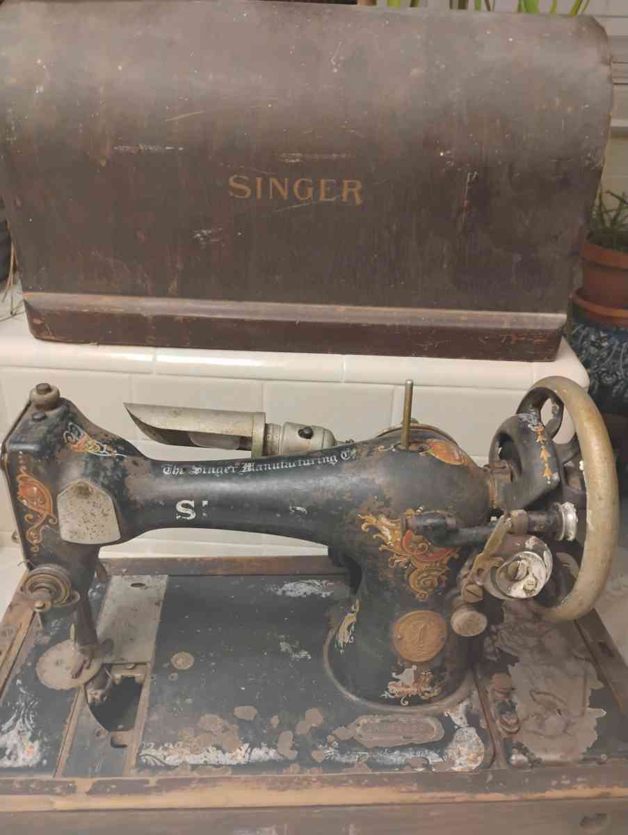 SINGER Sewing machine from 1920s