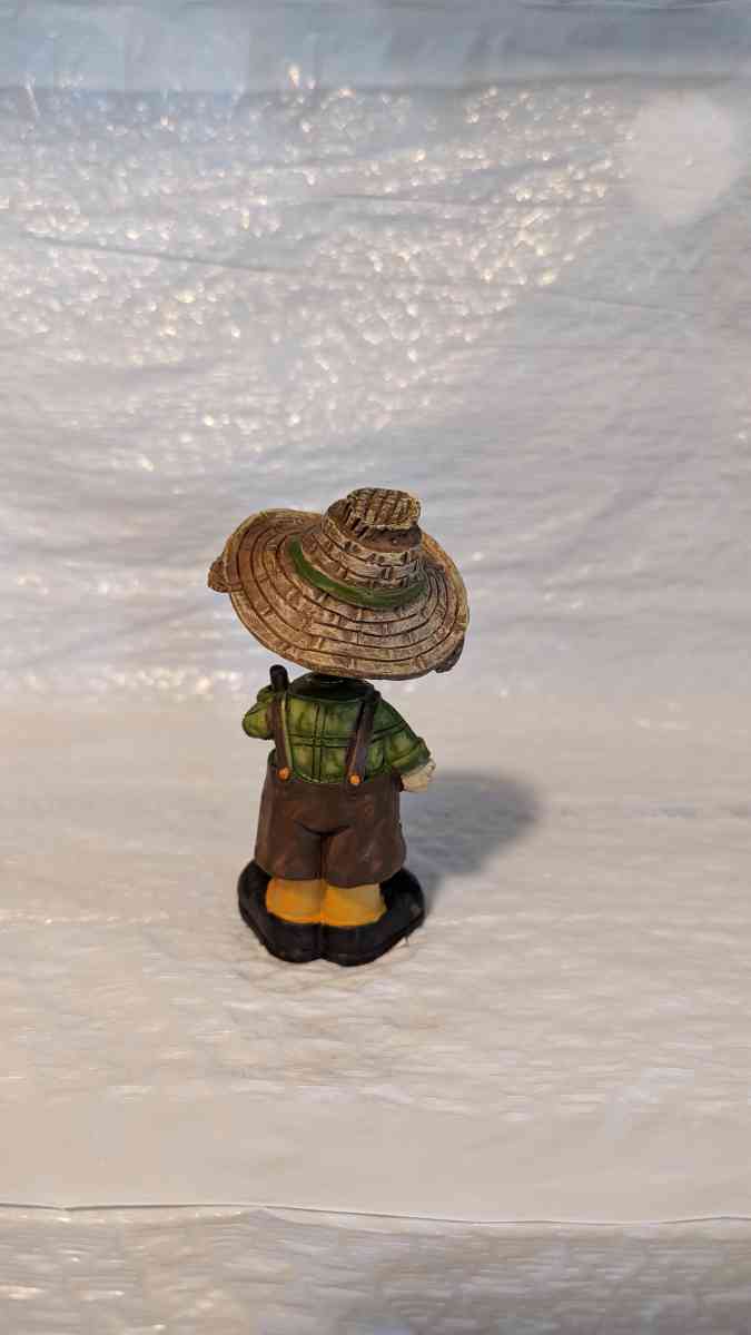 Resin Bobble Head Scarecrow Girl Raking Fall Leaves Figurine
