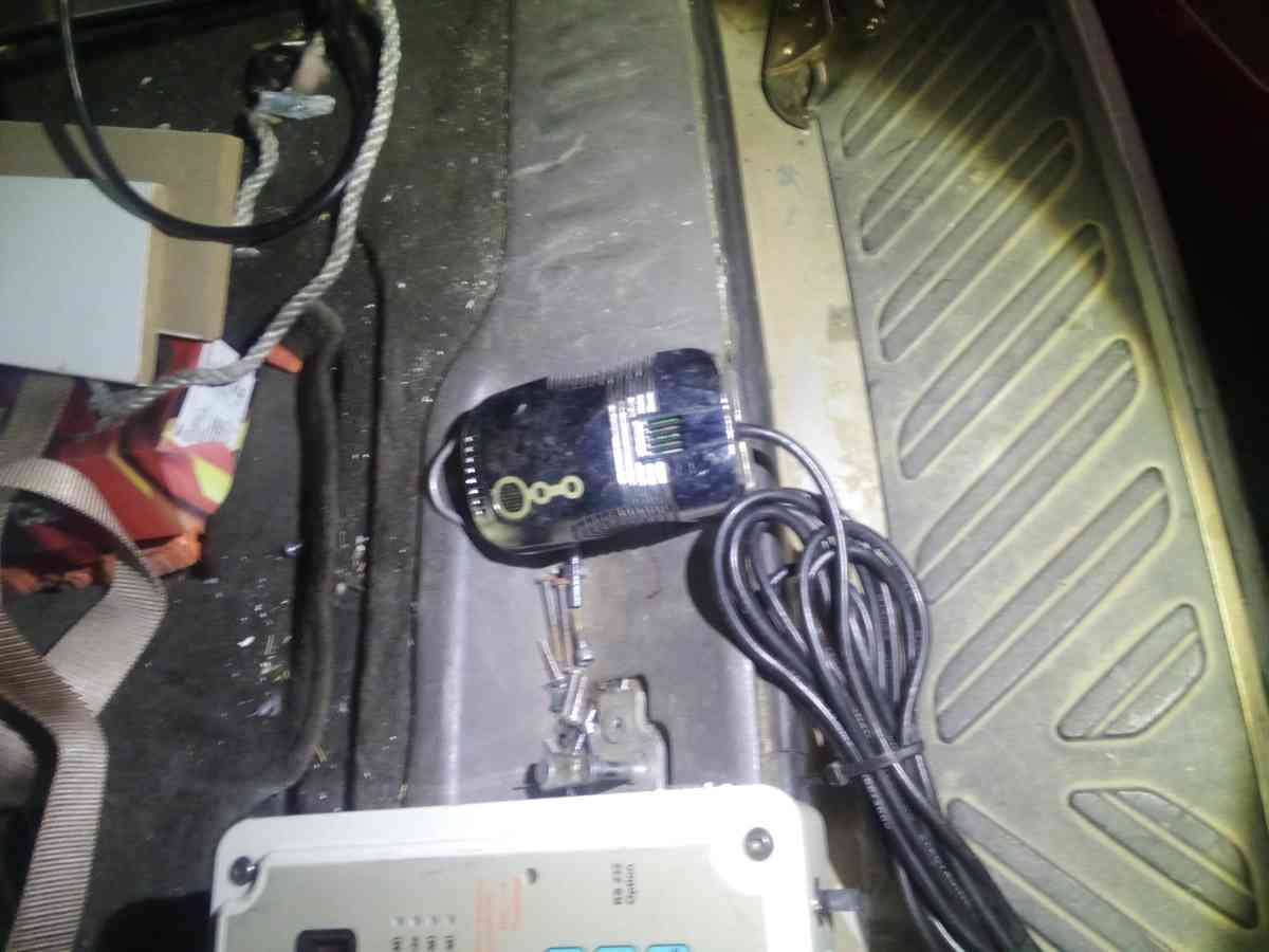 CO2 injection controller with remote and regulator