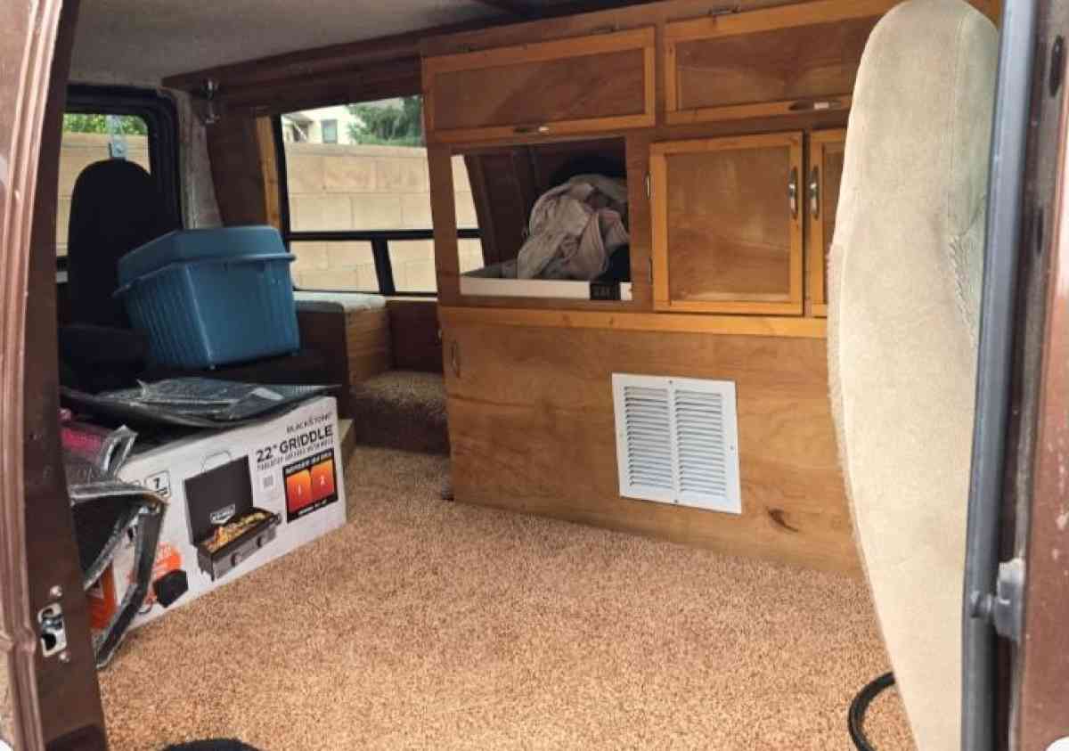 2000 Ford Econoline Van 559 375 5785