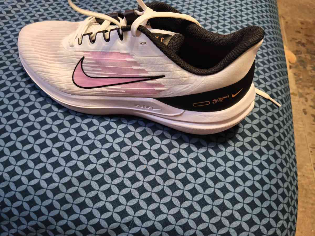 Womens Nike WinFlo 9 Running Shoes