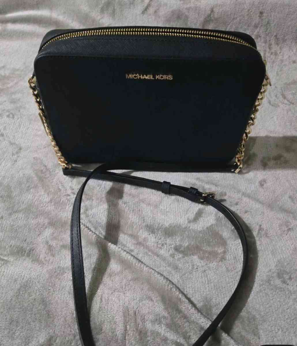 Michael Kors Jet Set Item EW Leather crossbody New Purse Wit