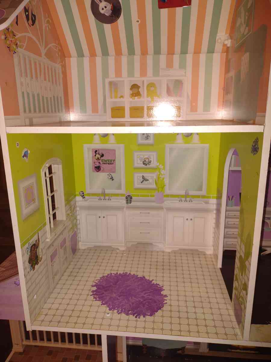Barbie house 4 ft tall