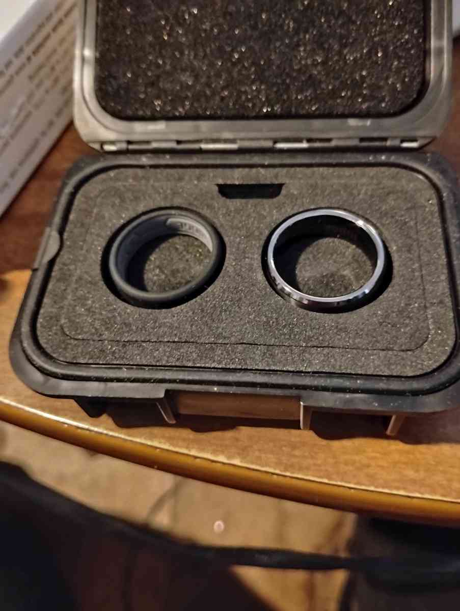 A set of mens rings size 8