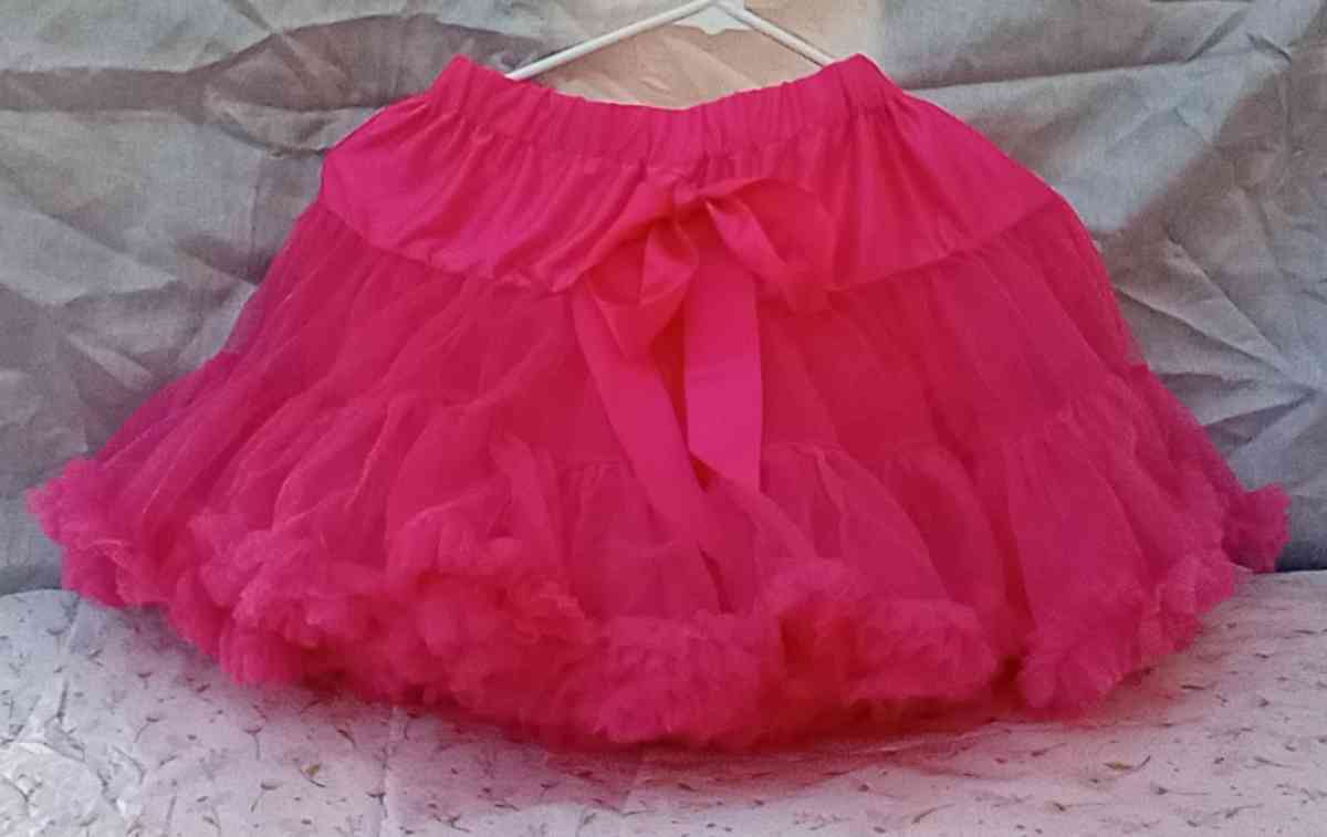 4 to 5yrs Hot Pink TuTu Pettiskirt EUC Button Cinchers