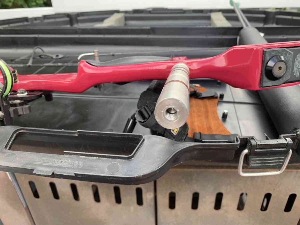 spirit compound bow with case really good condition