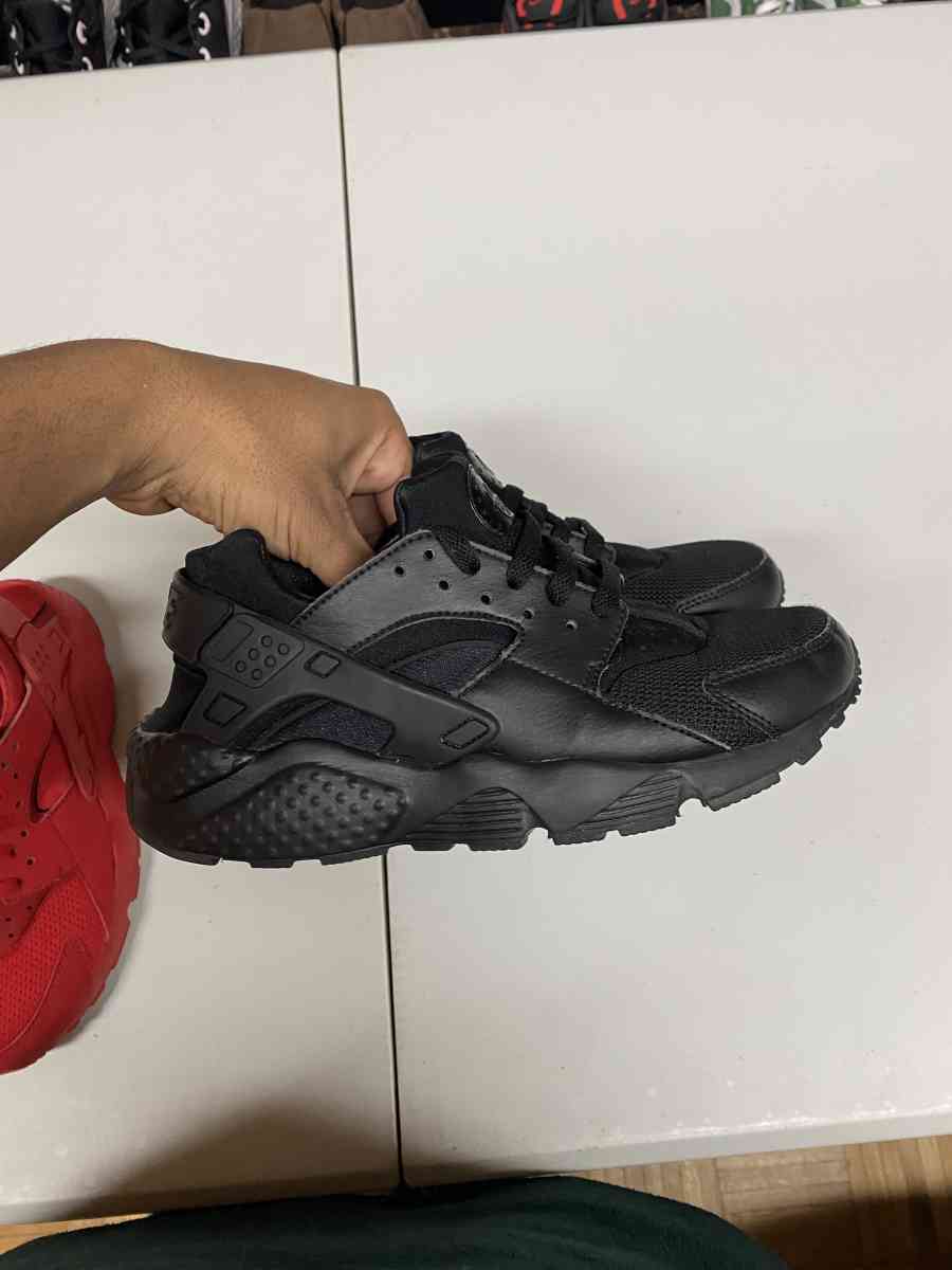 Nike Air Huarache Bundle Black And Red