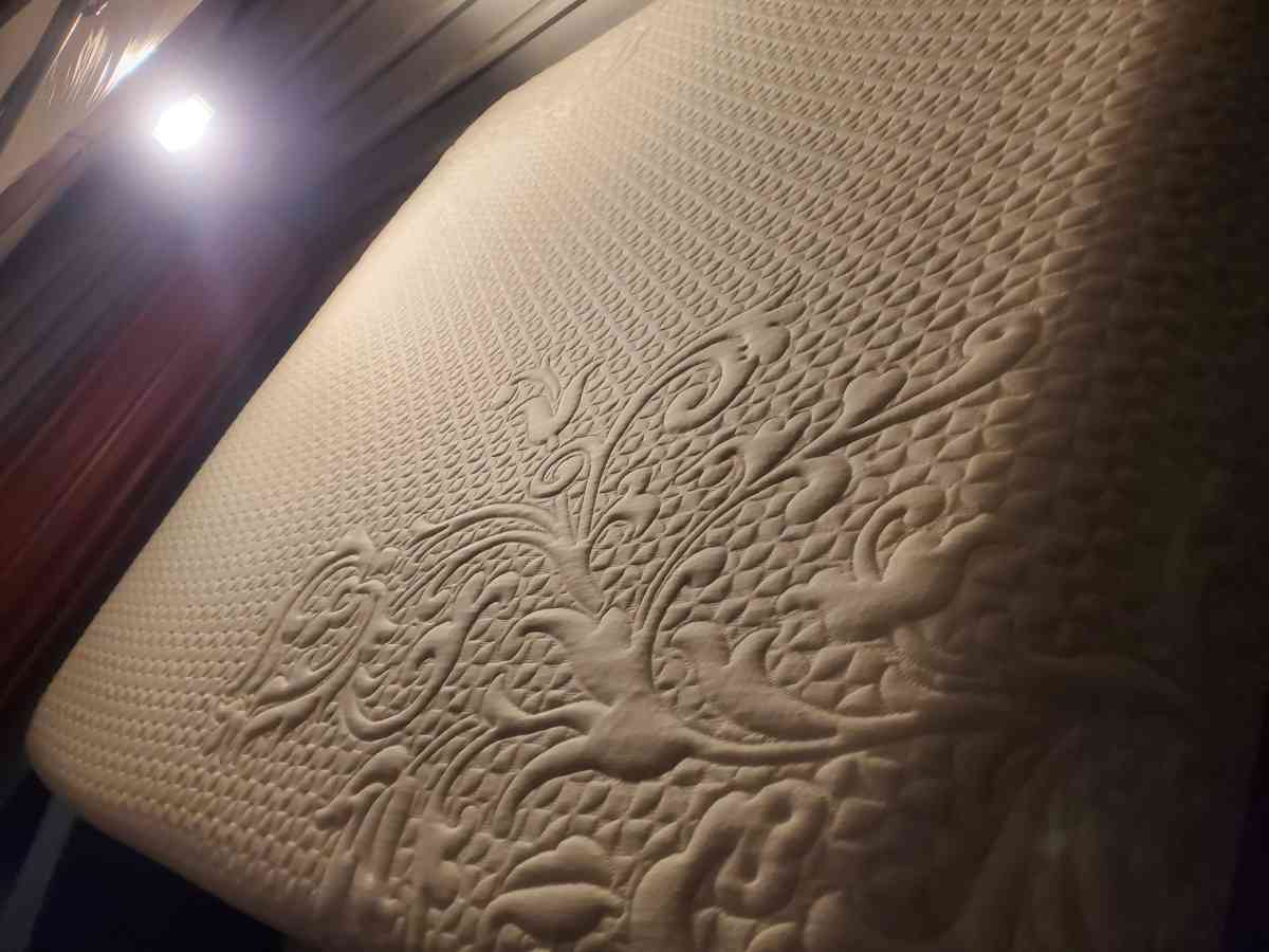 king matress and box spring