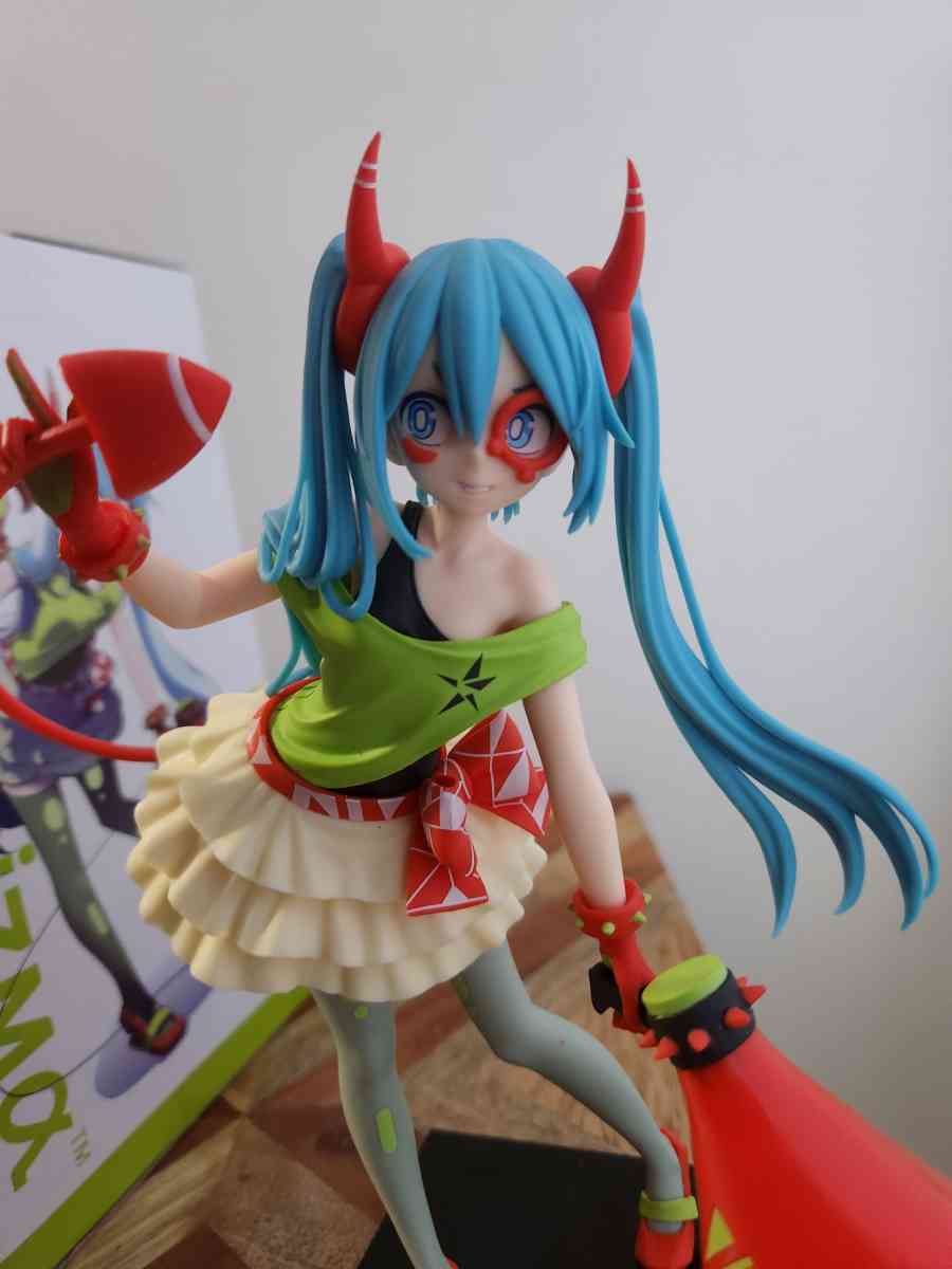 FIGURIZMA HASTUNE MIKU FIGURE