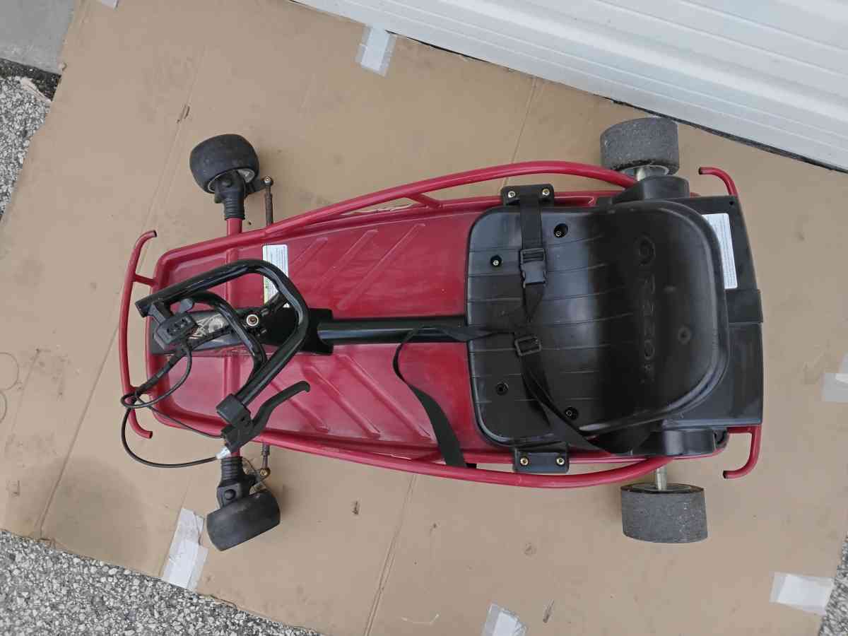Red Electric Razor Drifter Go kart Needs Battery Like New